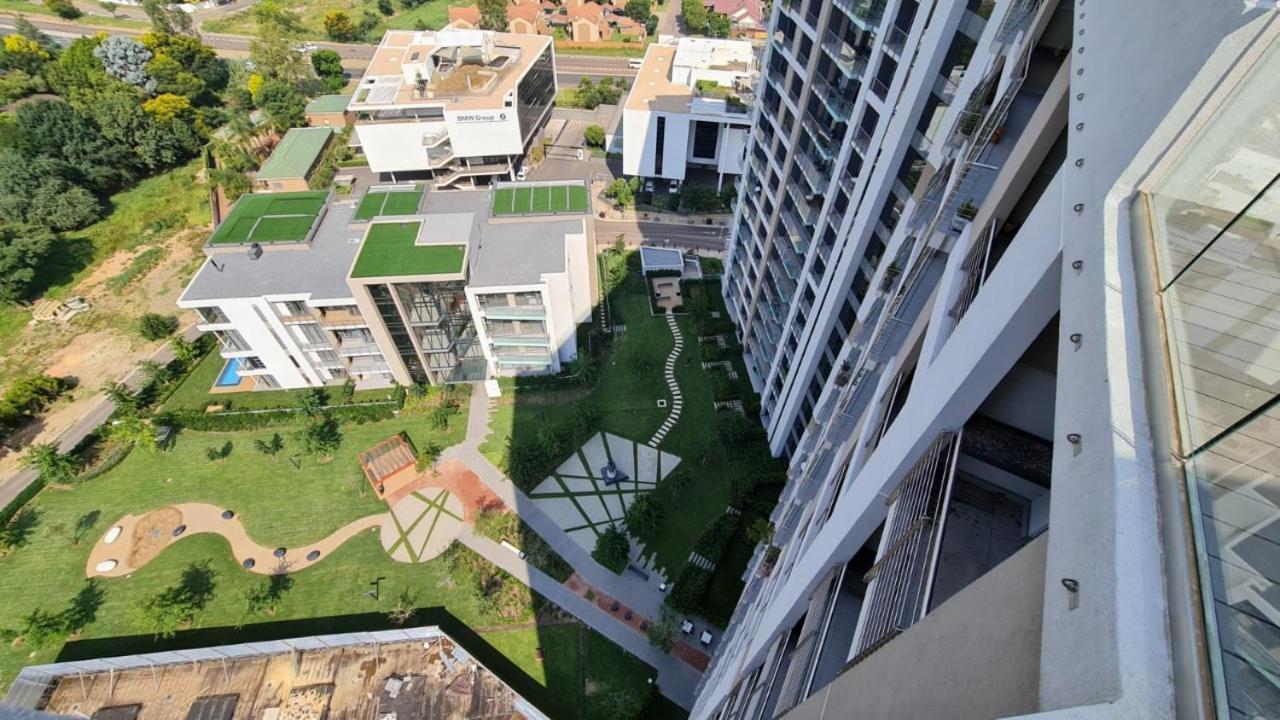 Apartamento 519 Menlyn Maine Trilogy Pretoria-Noord Exterior foto