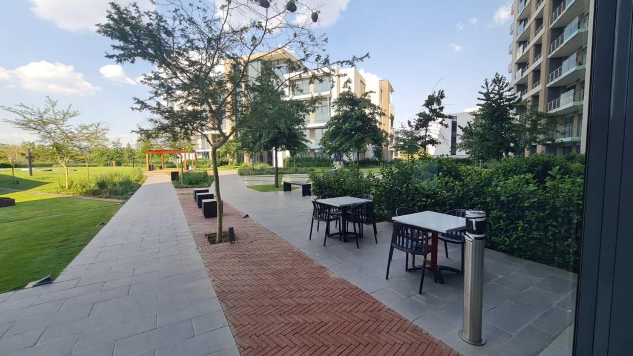 Apartamento 519 Menlyn Maine Trilogy Pretoria-Noord Exterior foto