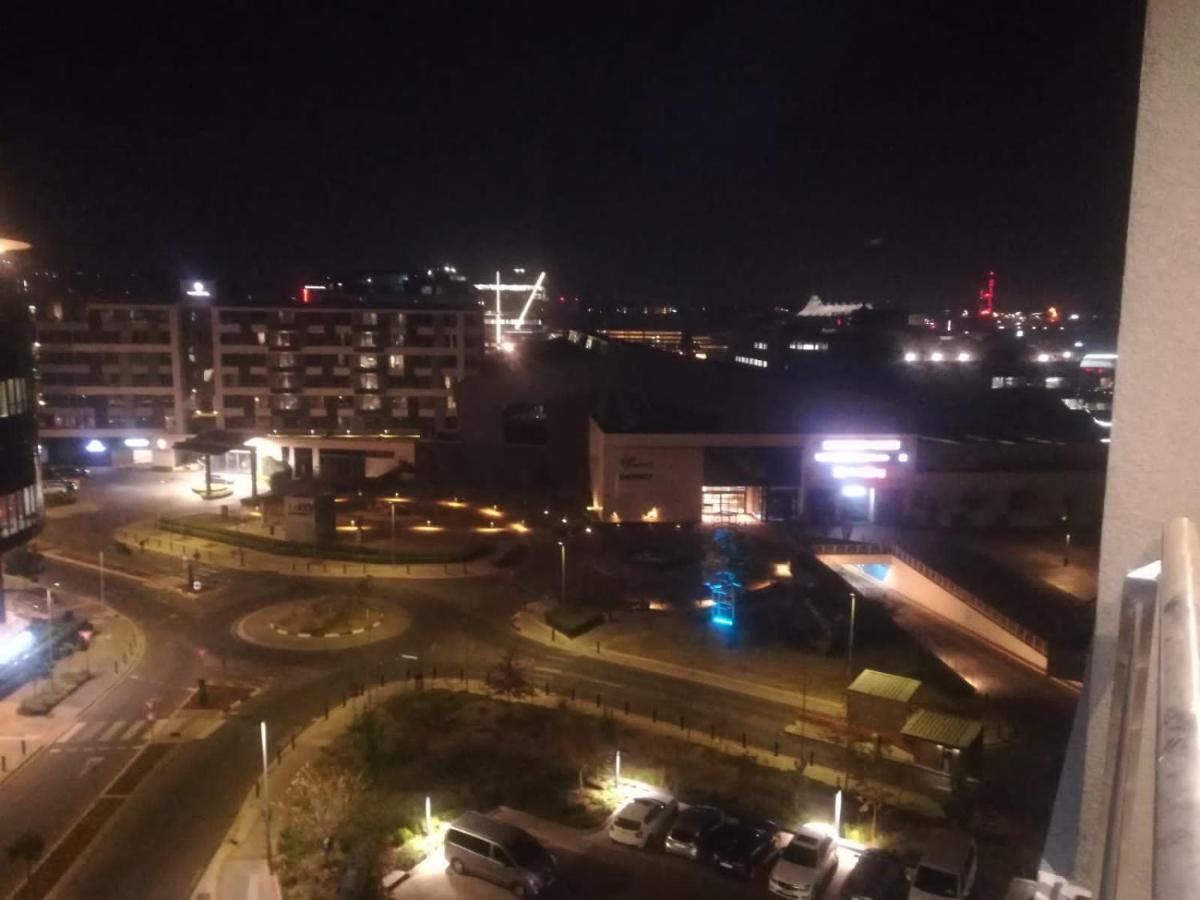 Apartamento 519 Menlyn Maine Trilogy Pretoria-Noord Exterior foto